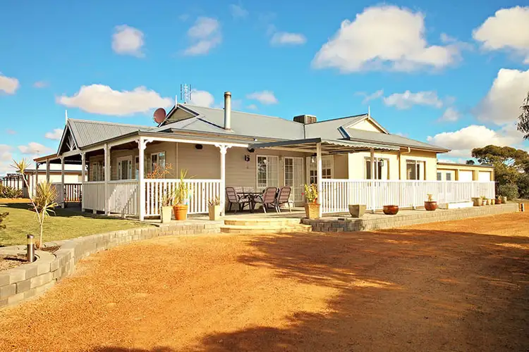 Second view of Homely house listing, 32 Curlew Way, Wickepin WA 6370