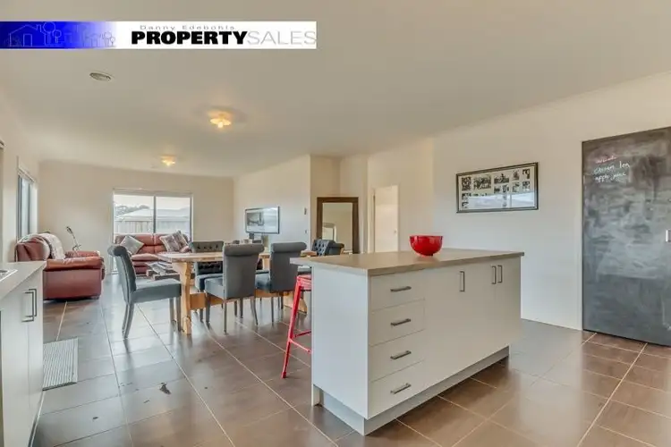 Sixth view of Homely house listing, 2 Copperhead Court, Newborough VIC 3825