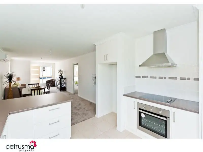 Main view of Homely unit listing, 2/2 Crozier Place, Warrane TAS 7018