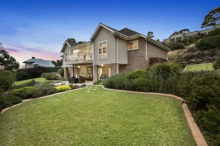 2 Murralinga Place, Mount Eliza VIC 3930