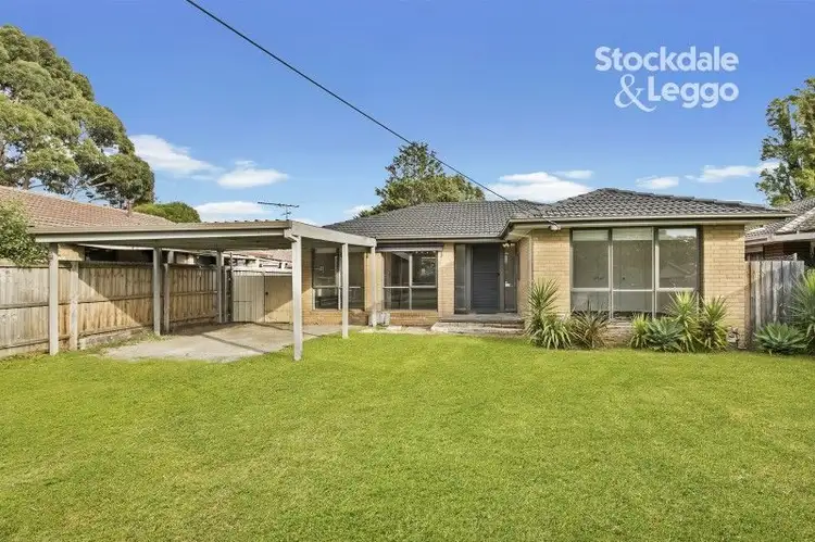 8 ROMA AVENUE, Cranbourne VIC 3977
