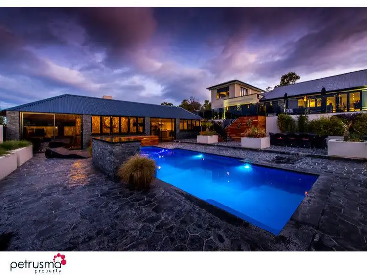 3 Riverview Parade, Rosetta TAS 7010