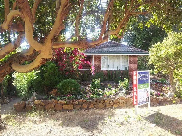 8 Bullarra Road, Greenmount WA 6056
