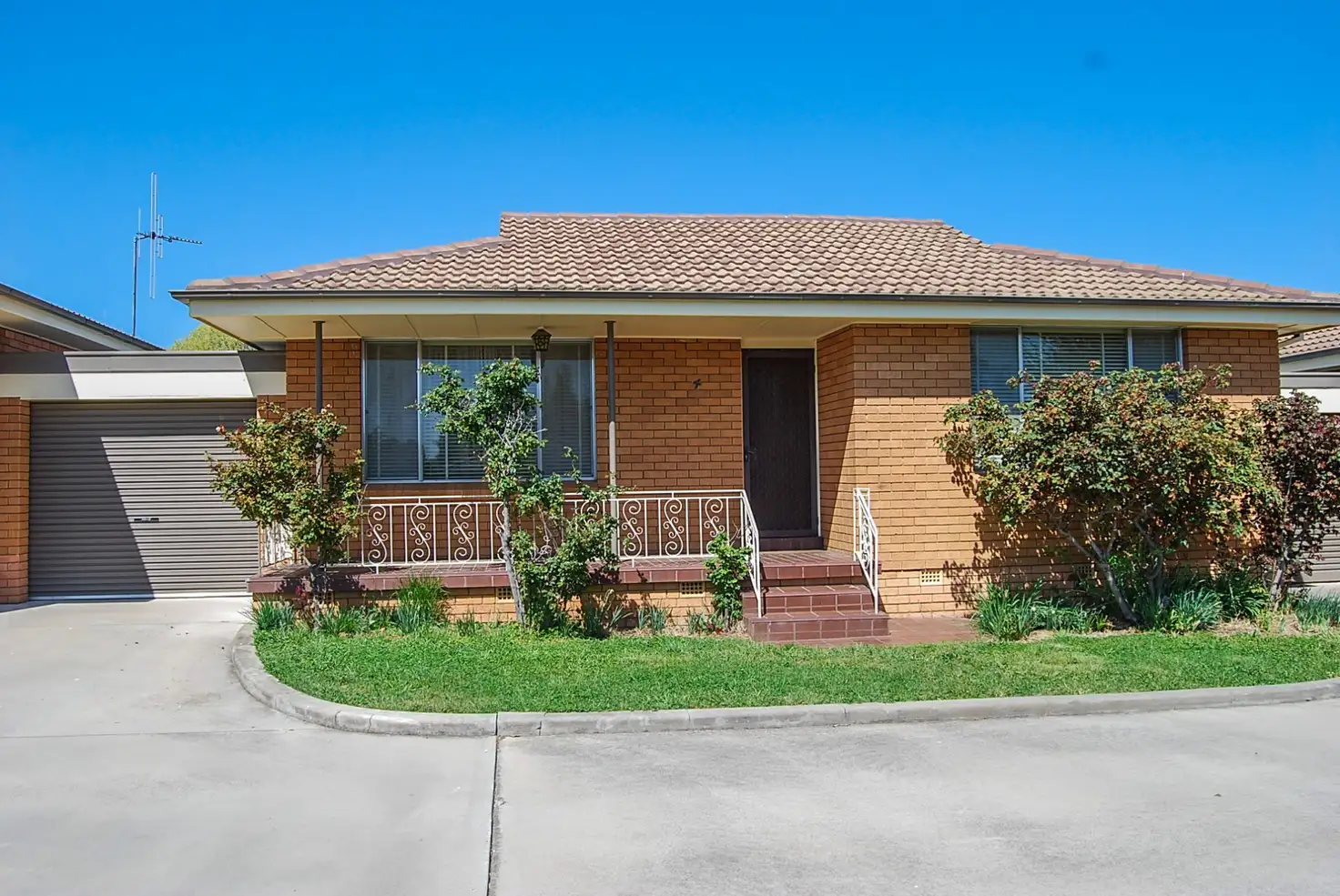 Main view of Homely townhouse listing, 4/135 Sampson Street, Orange NSW 2800