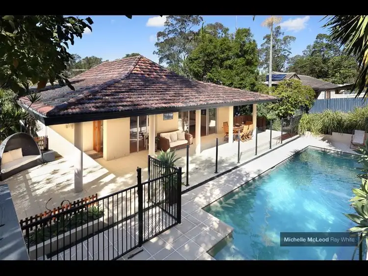 235 Chapel Hill Road, Chapel Hill QLD 4069