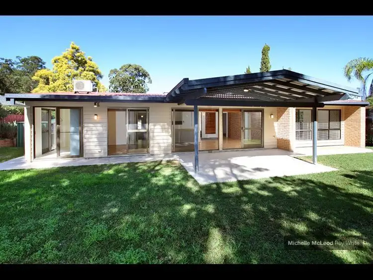 3 Lambourn Street, Chapel Hill QLD 4069