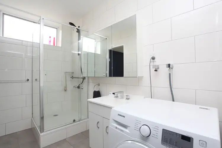 10/10 Heather Avenue, Brooklyn VIC 3012