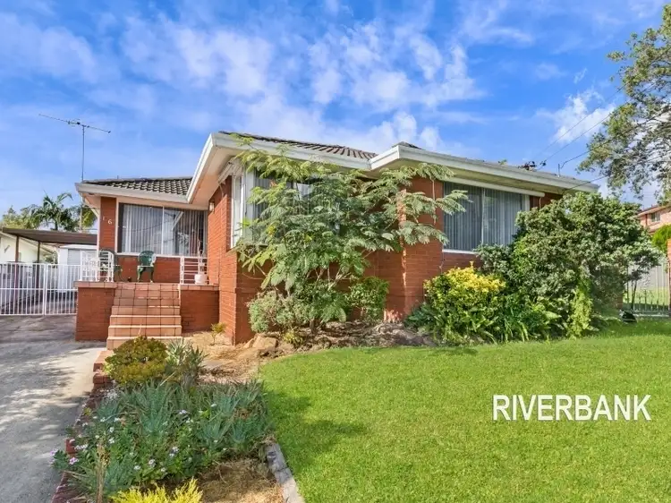 16 Oak St, Greystanes NSW 2145
