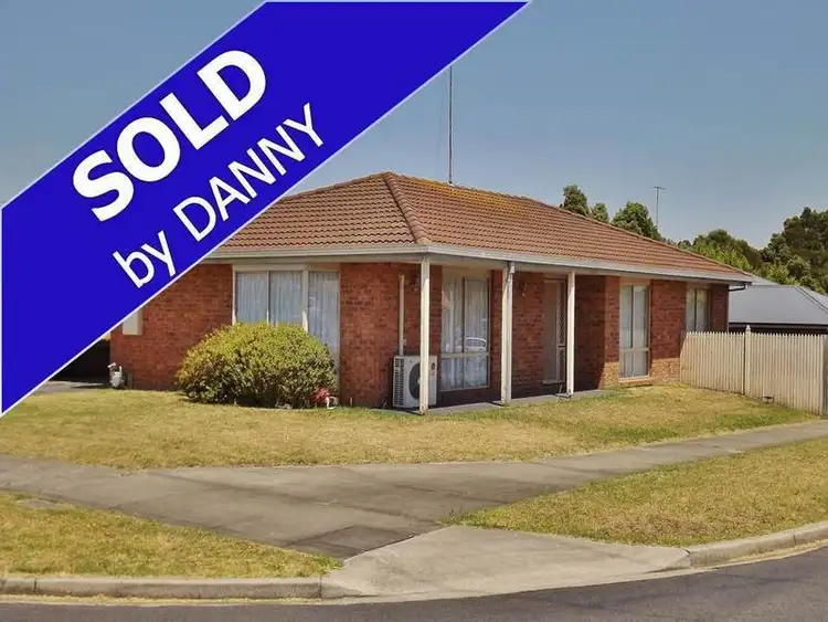 13 Dinwoodie Drive, Newborough VIC 3825