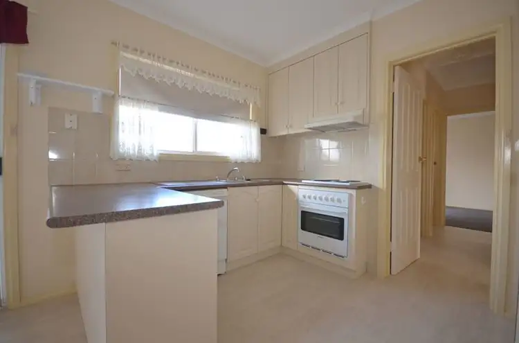 Fourth view of Homely unit listing, 2/2 Windsor Crescent, Horsham VIC 3400