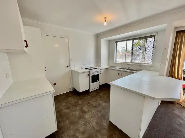 Fifth view of Homely semi-detached listing, 1/17 Avi Court, Labrador QLD 4215