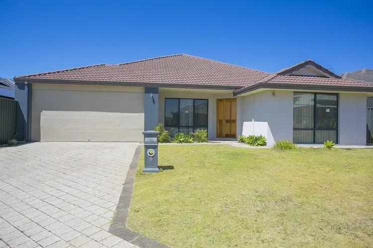 8 Hestercombe Way, Landsdale WA 6065
