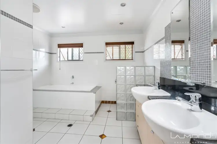Fifth view of Homely house listing, 4 Carlton Court, Birkdale QLD 4159