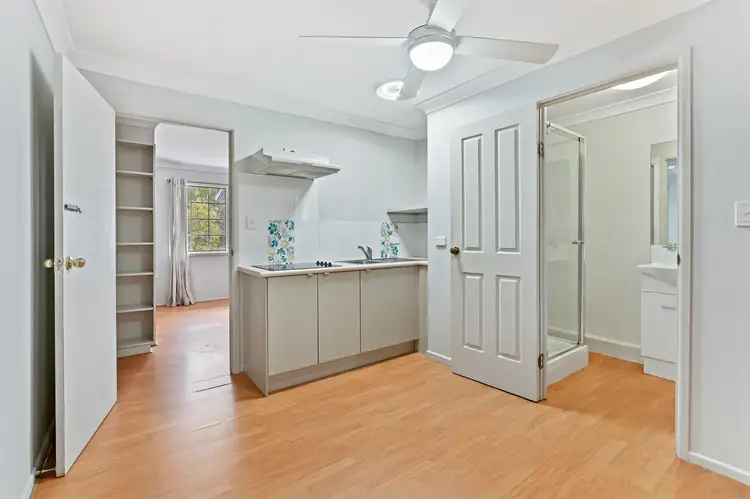 Sixth view of Homely house listing, 4 Carlton Court, Birkdale QLD 4159