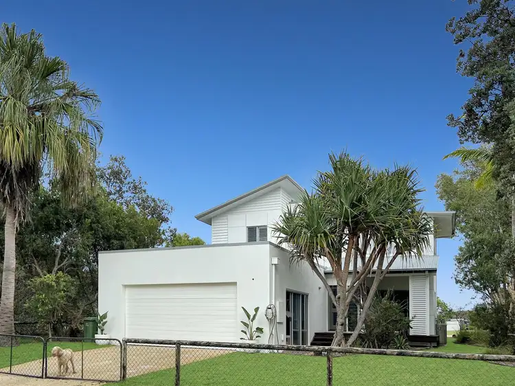12 Kookaburra Court, South Stradbroke QLD 4216