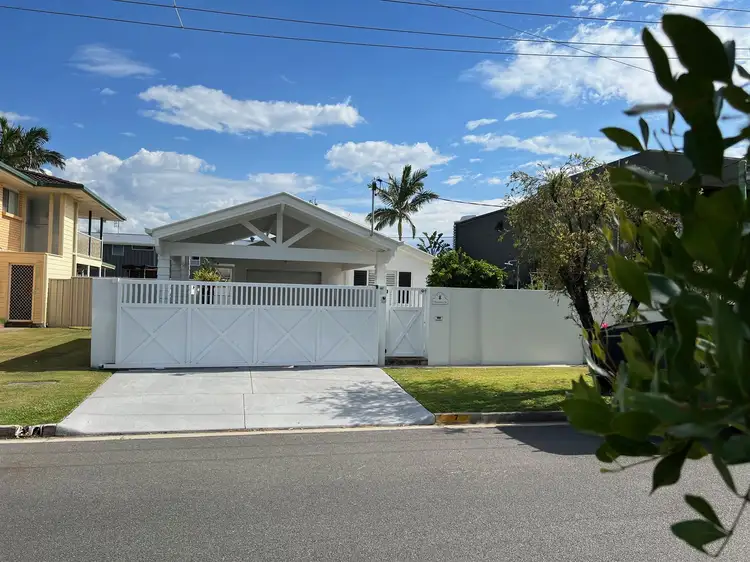 7 Margaroola Ave, Biggera Waters QLD 4216