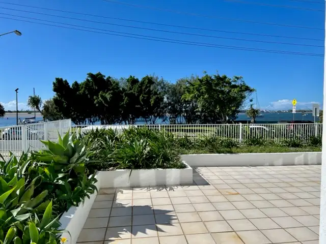 2/242-244 Marine Parade, Labrador QLD 4215