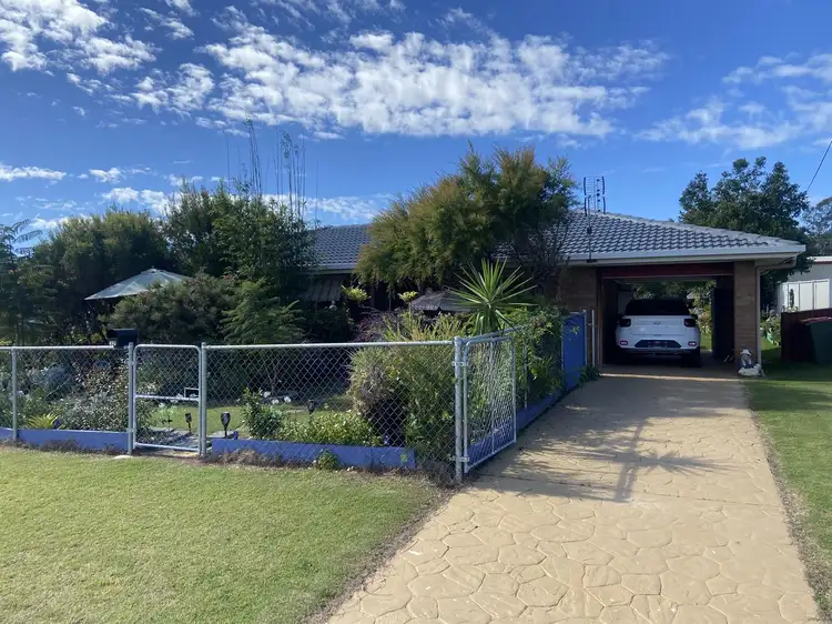 32 Bunker Avenue, Nanango QLD 4615