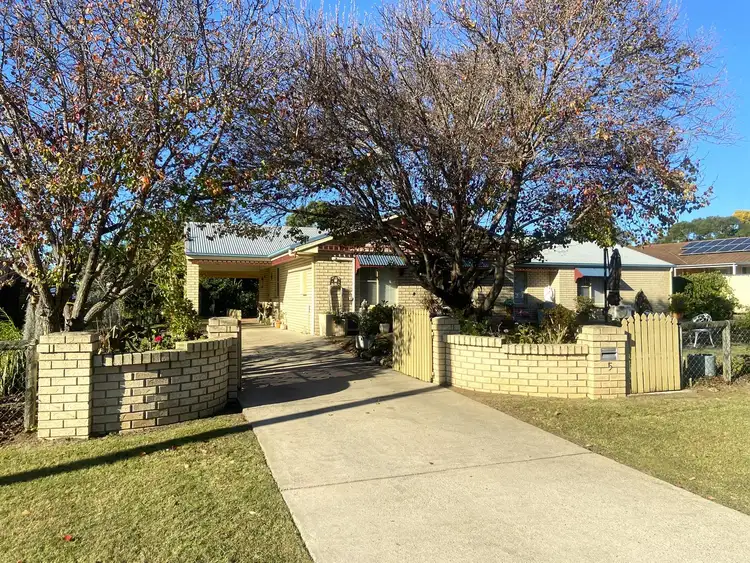 5 Lee Court, Nanango QLD 4615