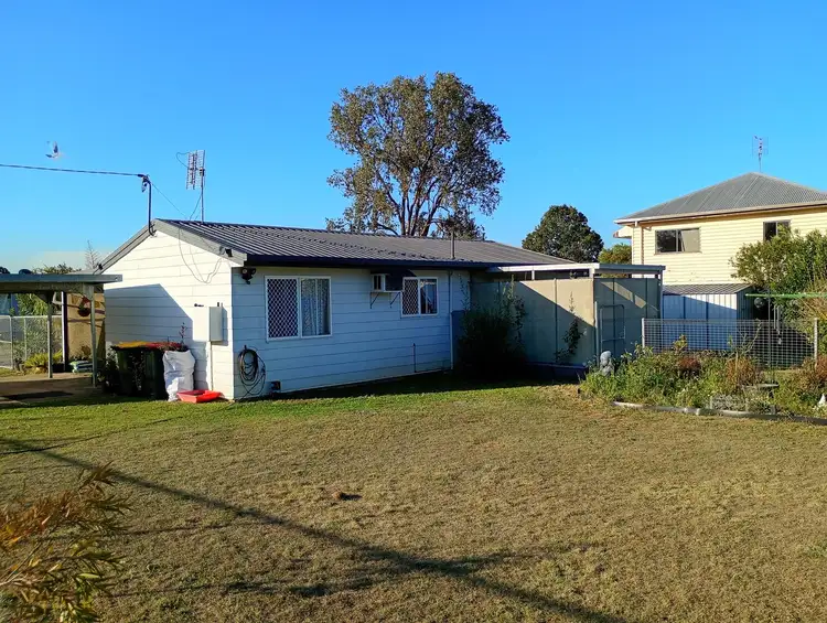 13 Avoca Place, Nanango QLD 4615