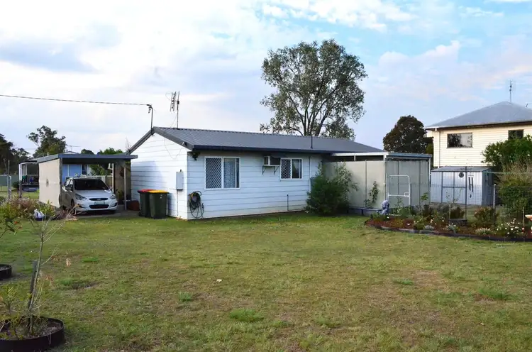 13 Avoca Place, Nanango QLD 4615