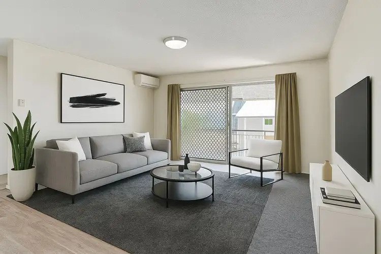 Second view of Homely unit listing, 2/207 Cavendish rd, Coorparoo QLD 4151