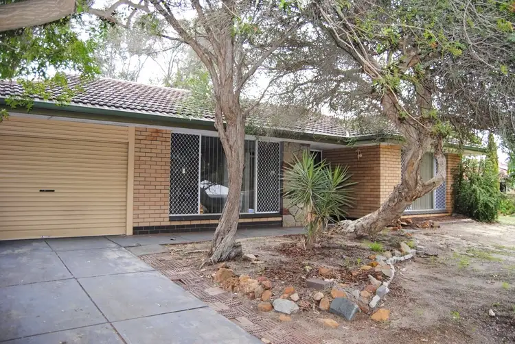 17 Lovell Way