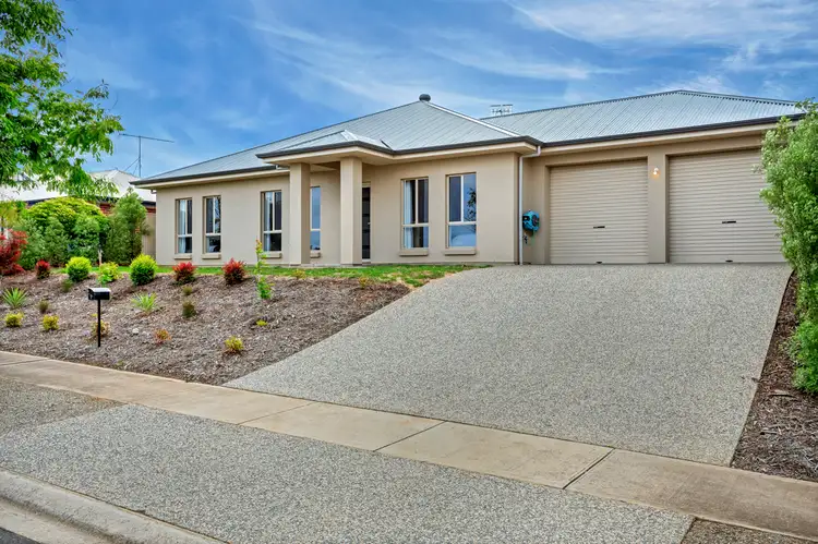 7 Fairweather Drive
