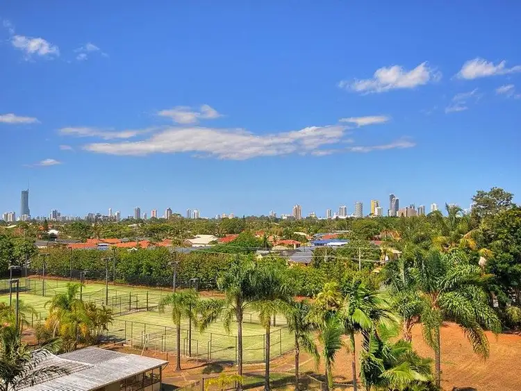 20/11 Fairway Drive, Clear Island Waters QLD 4226