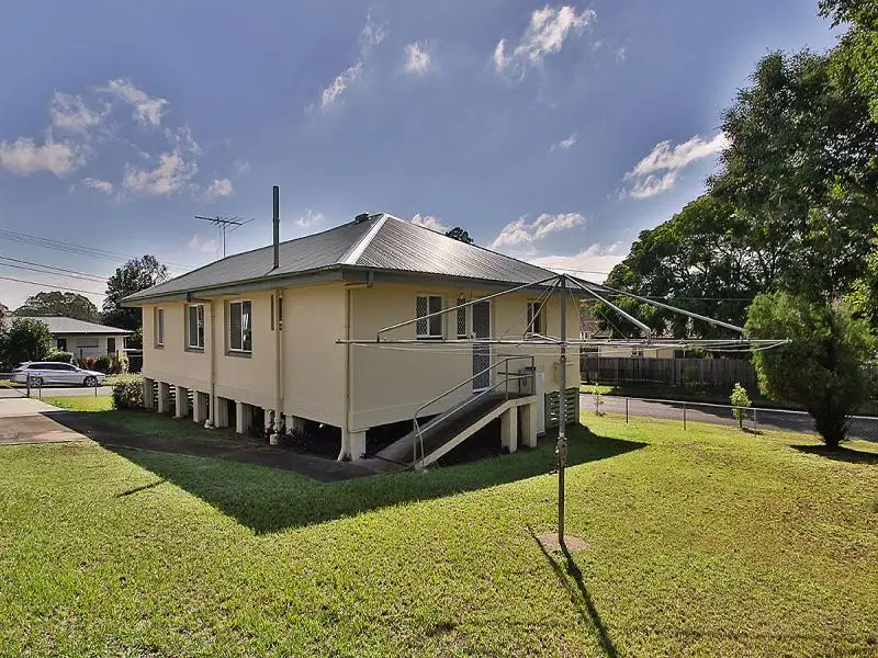 Main view of Homely house listing, 17 Amoria Street, Mansfield QLD 4122