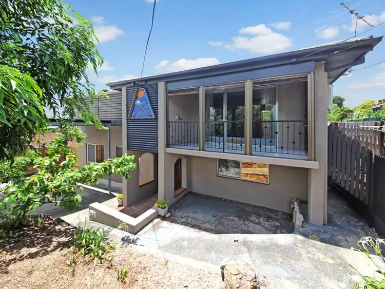 54 Luprena Street, Mansfield QLD 4122