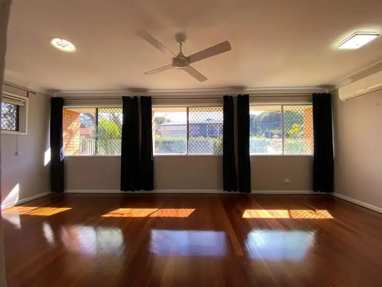 Second view of Homely house listing, 5 Cresthaven Drive, Mansfield QLD 4122