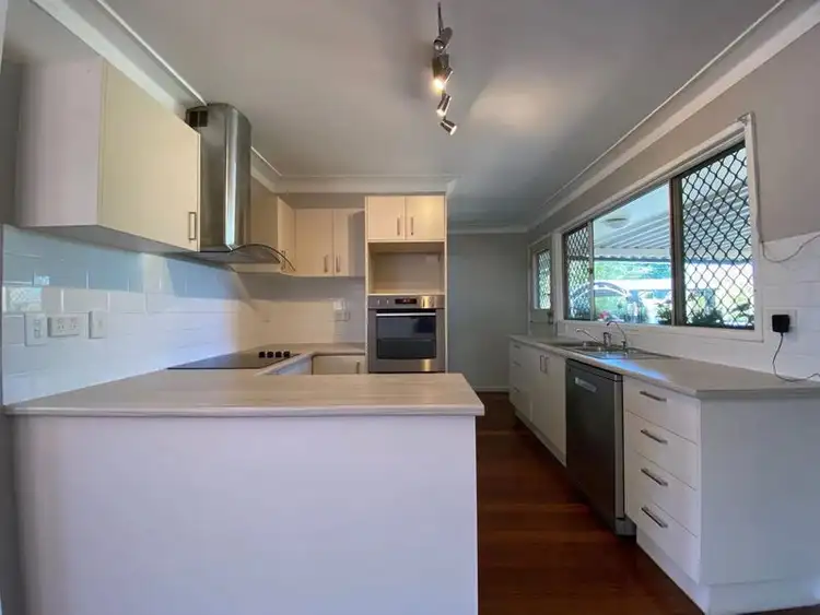 Fourth view of Homely house listing, 5 Cresthaven Drive, Mansfield QLD 4122