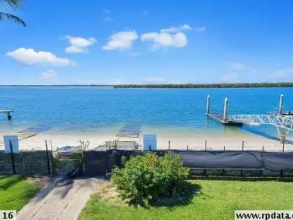 4 Poinsettia Avenue, Runaway Bay QLD 4216