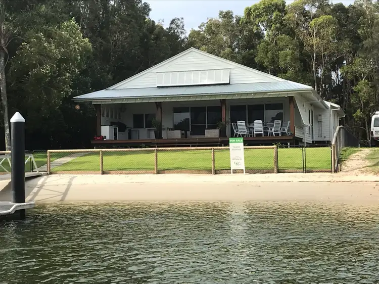 150 Bruce Small Drive, South Stradbroke QLD 4216