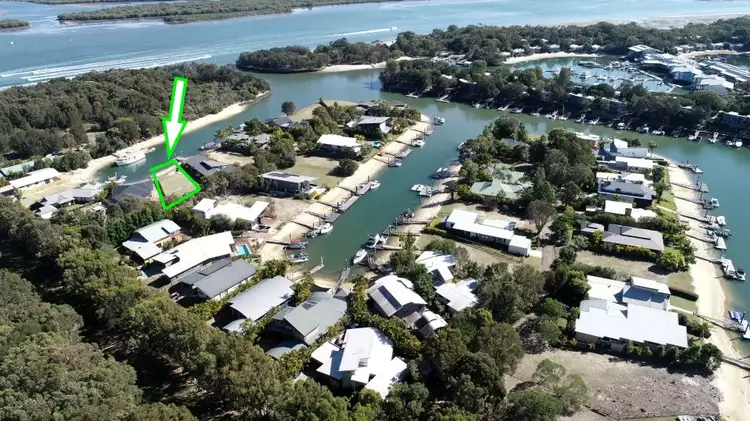 6 Casuarina Crt, South Stradbroke QLD 4216
