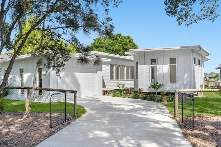 8 Kookaburra Court, South Stradbroke QLD 4216
