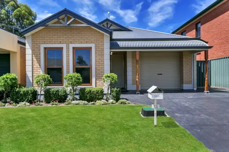 18 Creekview Drive, Mawson Lakes SA 5095