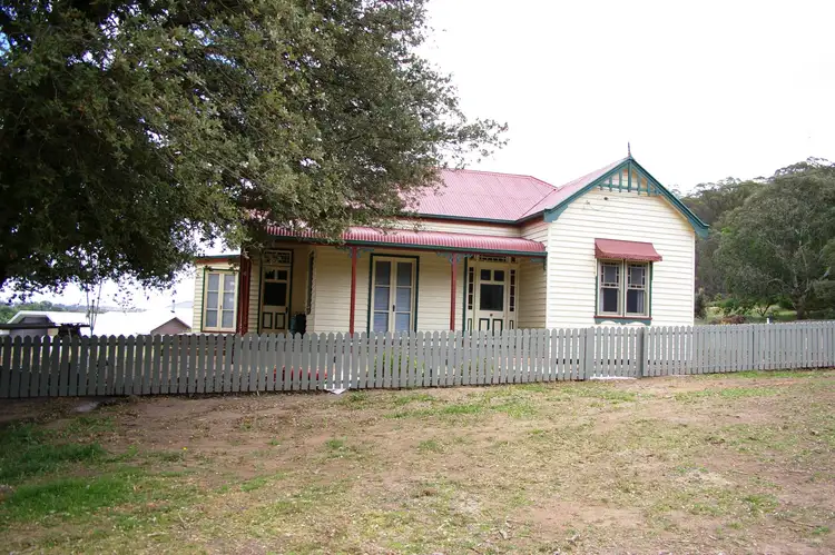2 Fitzroy Street North, Uralla NSW 2358