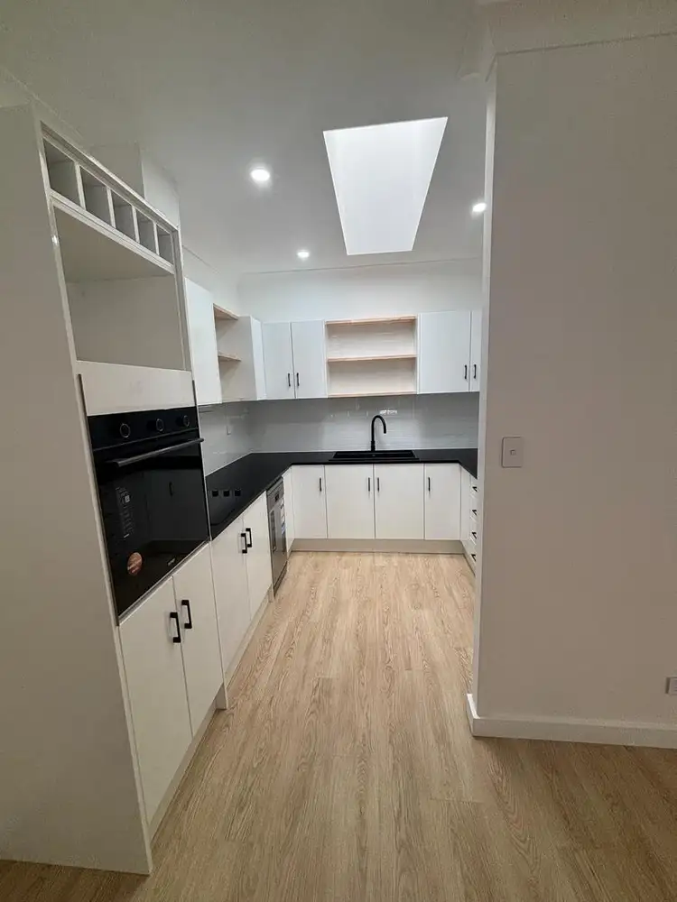 2/27 Brougham Street, East Gosford NSW 2250