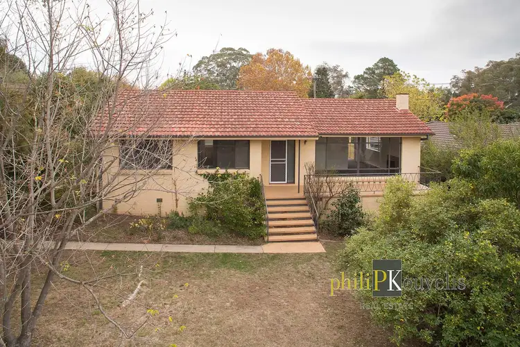 4 Thomson Street, Chifley ACT 2606