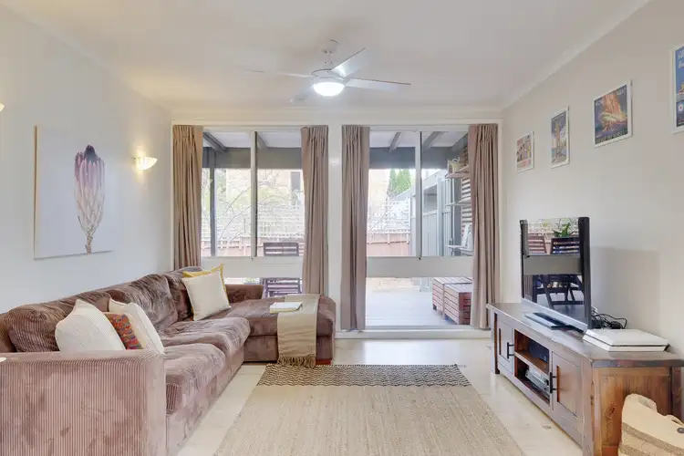 Sixth view of Homely house listing, 10 Steinfeld Court, Wanniassa ACT 2903