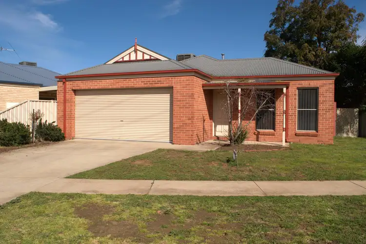 11 Parliament Street, Corowa NSW 2646
