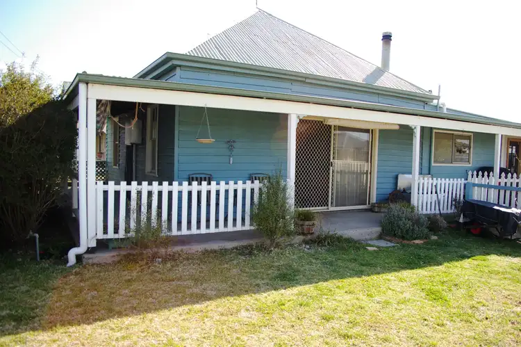 85 Bridge Street, Uralla NSW 2358