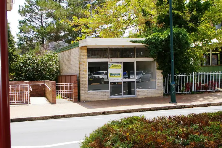 33 Bridge Street, Uralla NSW 2358