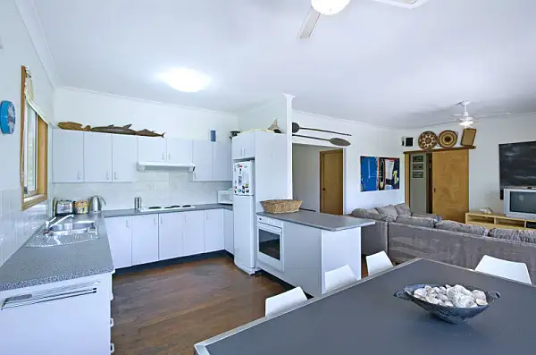 Fifth view of Homely house listing, 10 Crystal Avenue, Pearl Beach NSW 2256