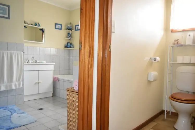 Seventh view of Homely unit listing, 2/233 Hume Street, Corowa NSW 2646