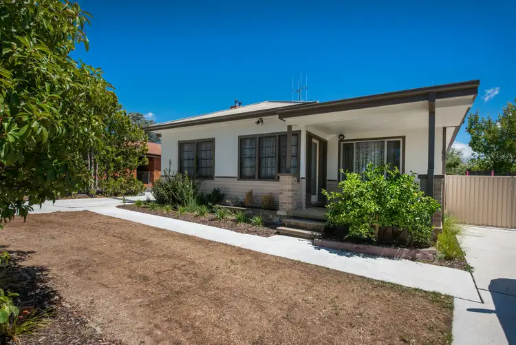 1/27 Donald Road, Queanbeyan NSW 2620