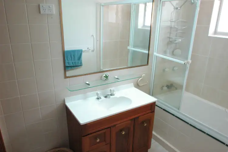 Fourth view of Homely unit listing, 2/5 Angie Court, Mermaid Waters QLD 4218