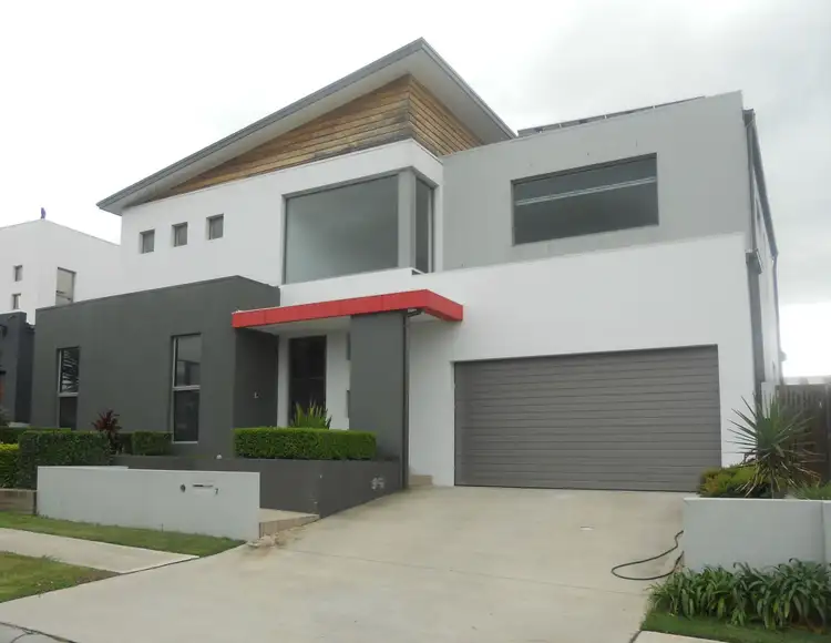 7 Piper Avenue, West Hoxton NSW 2171